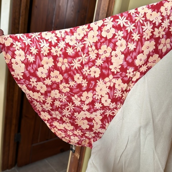 Roolee Tan Tee Shirt with flowy floral short sleeves Size XXXL - Picture 3 of 5